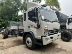 Xe tải JAC N900 Plus E5 9 tấn thùng bạt